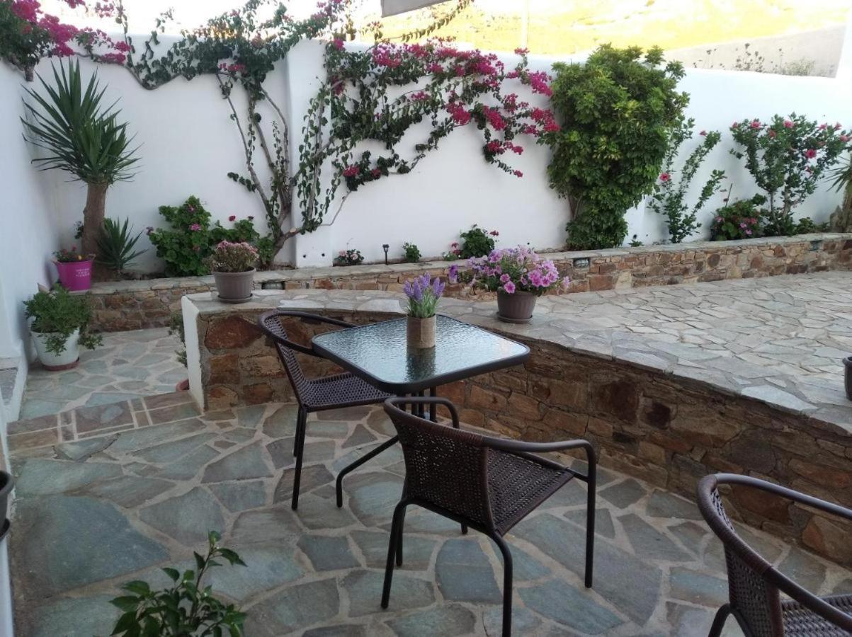 Vaso & In Naxos Town